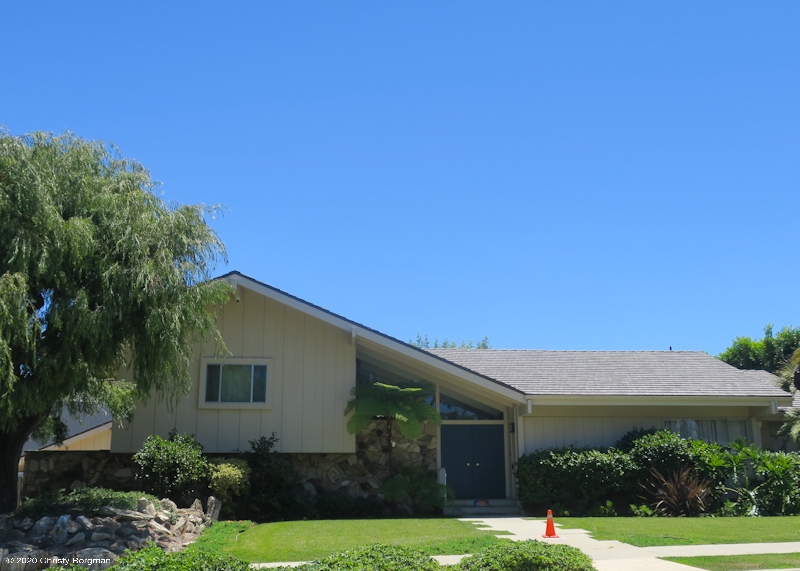 July 4, 2020 The Brady Bunch house in Studio City, Los Angeles, CA | LA ...